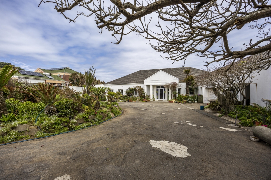 5 Bedroom Property for Sale in Gonubie Eastern Cape